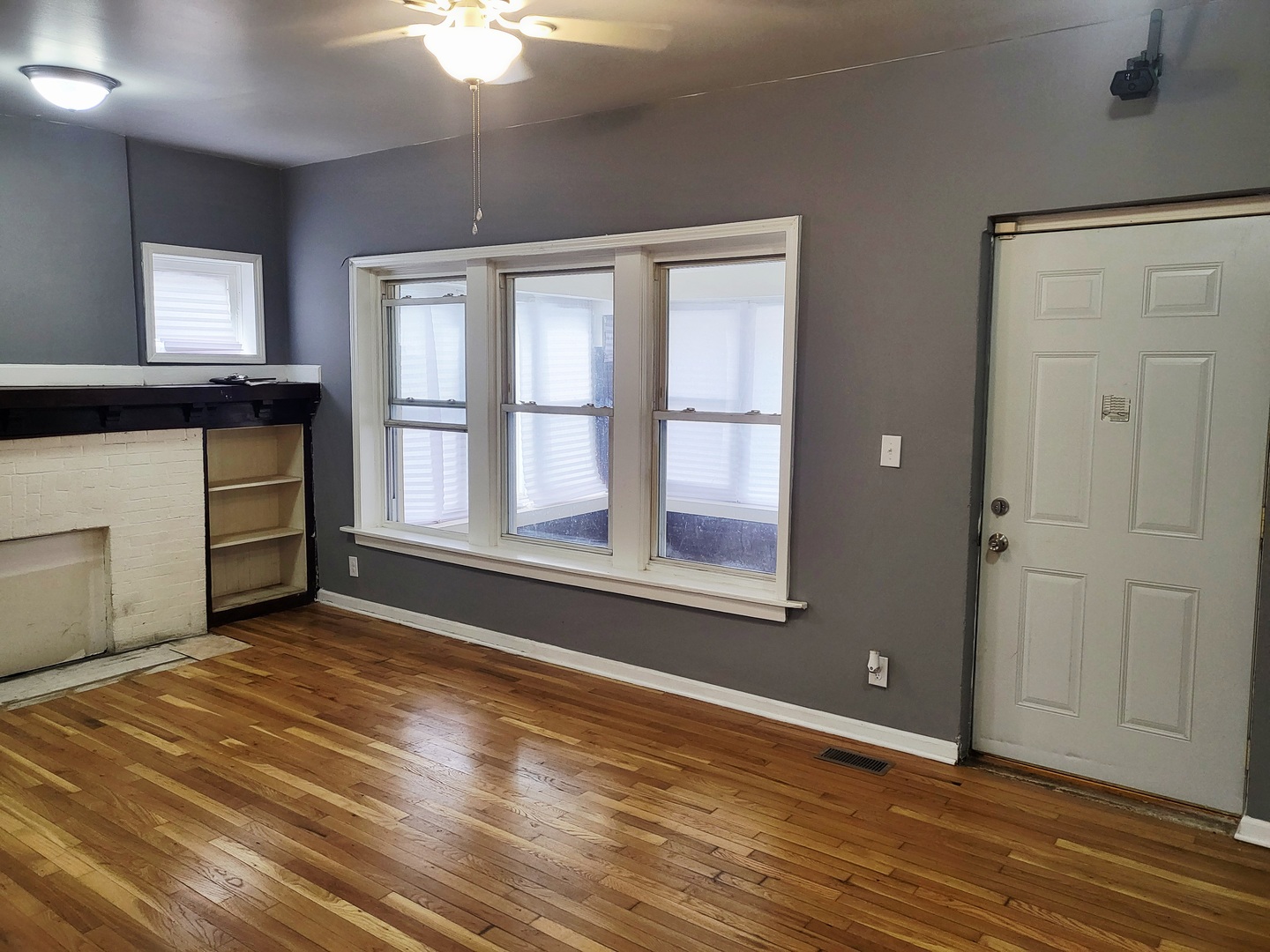 2521 E 72ND Place, Chicago, IL 60649