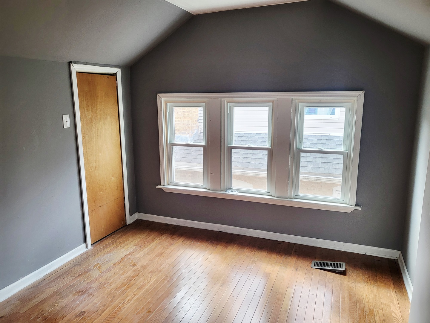 2521 E 72ND Place, Chicago, IL 60649