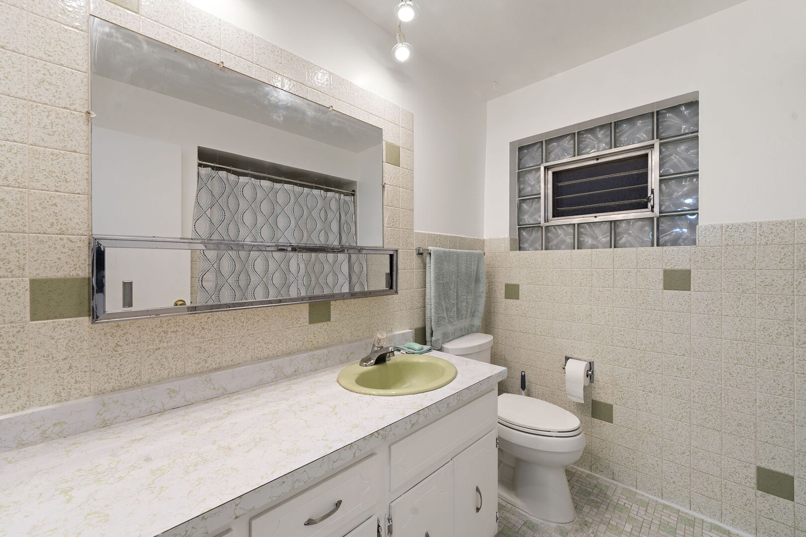 1941 N 19th Avenue #2, Melrose Park, IL 60160