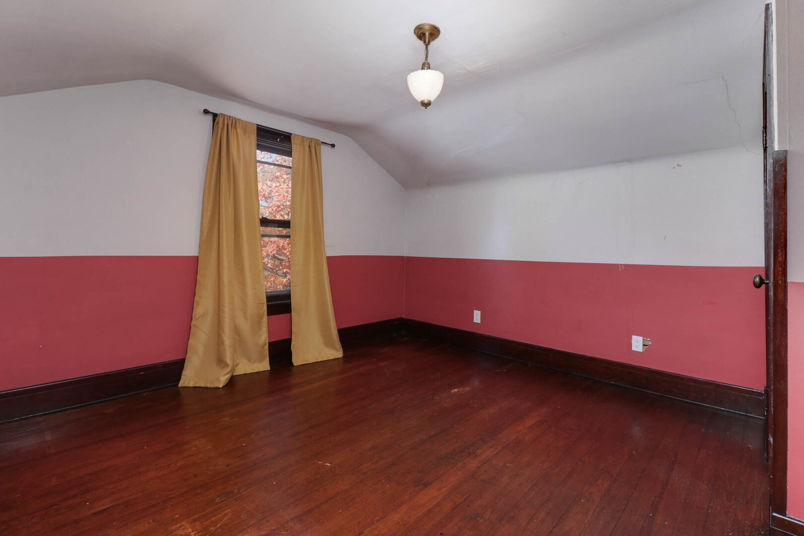 601 E Grove Street, Bloomington, IL 61701