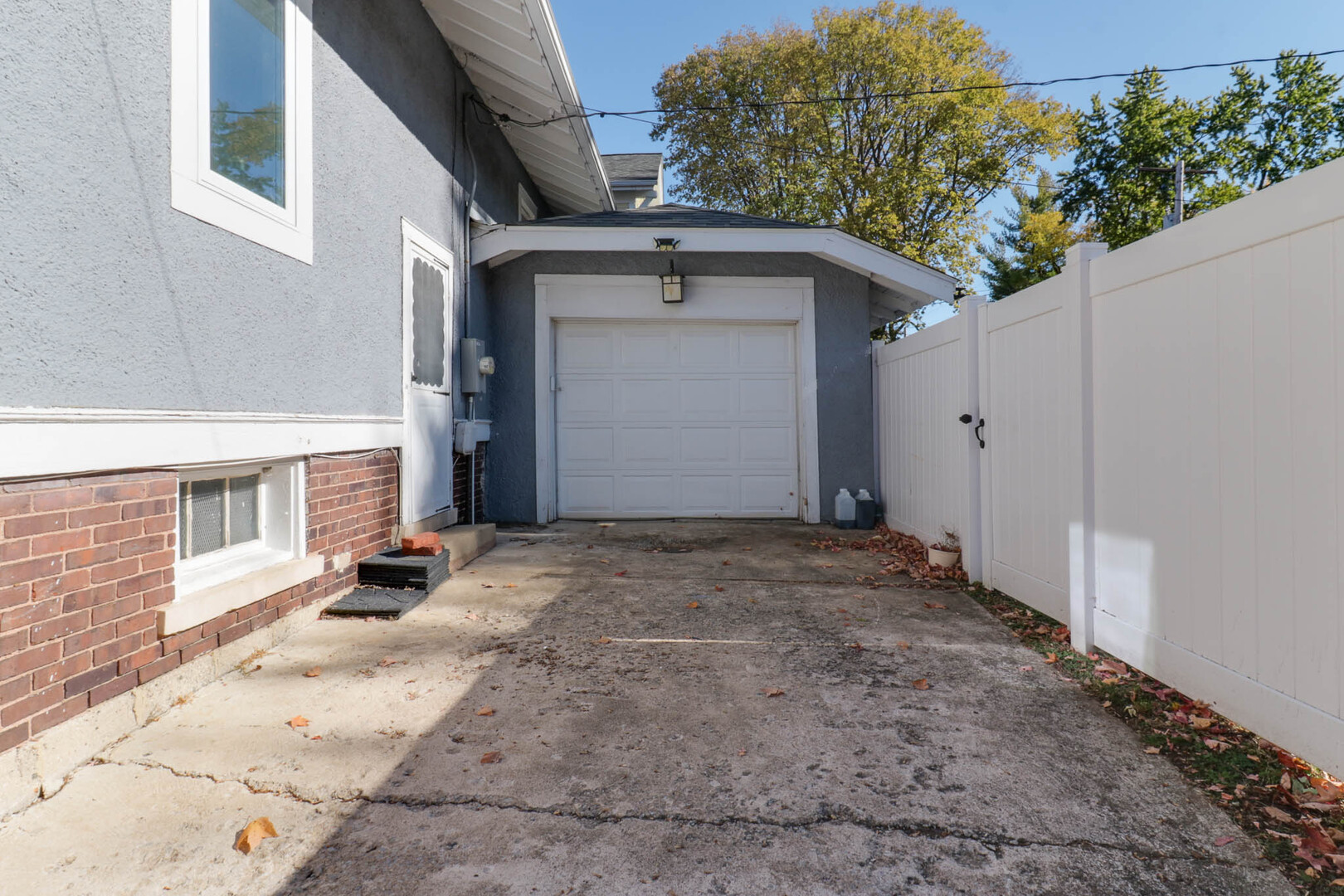 601 E Grove Street, Bloomington, IL 61701