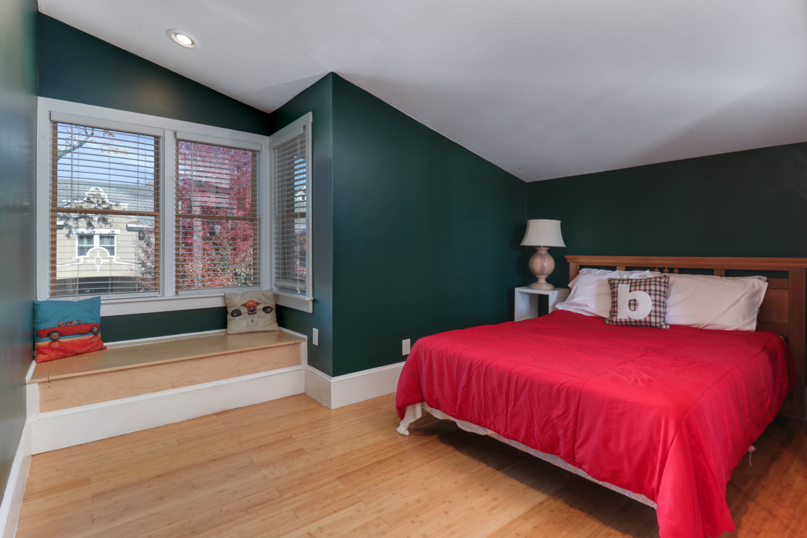 601 E Grove Street, Bloomington, IL 61701