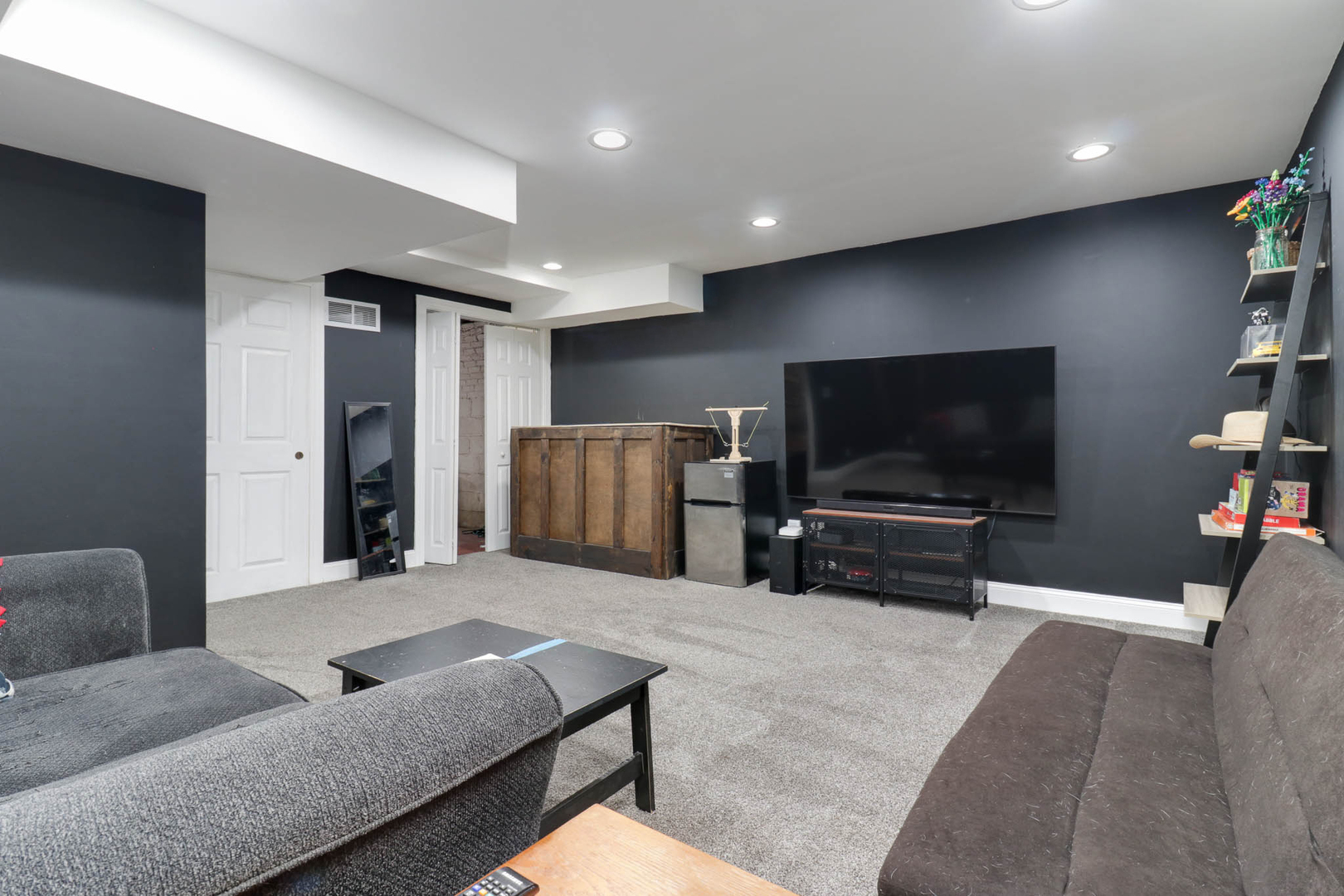 601 E Grove Street, Bloomington, IL 61701