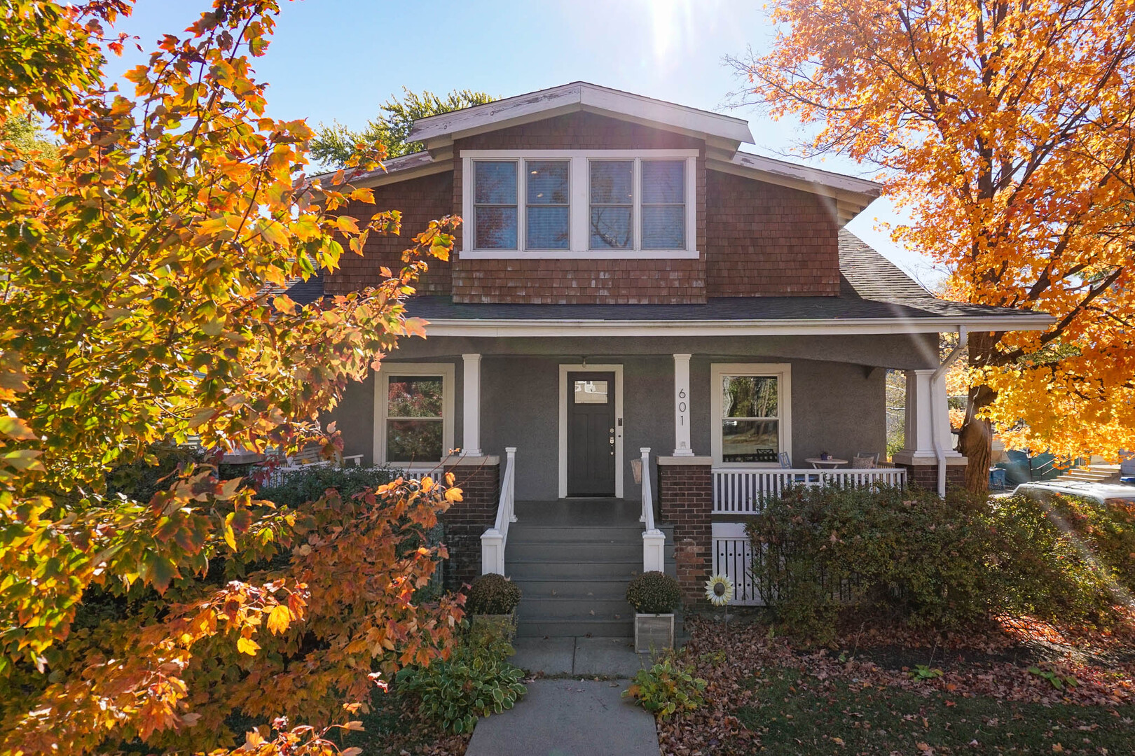 601 E Grove Street, Bloomington, IL 61701
