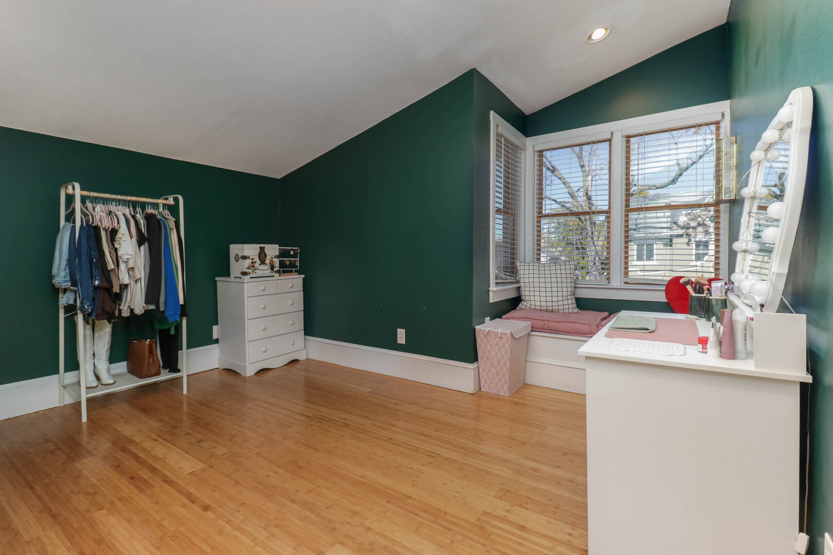 601 E Grove Street, Bloomington, IL 61701