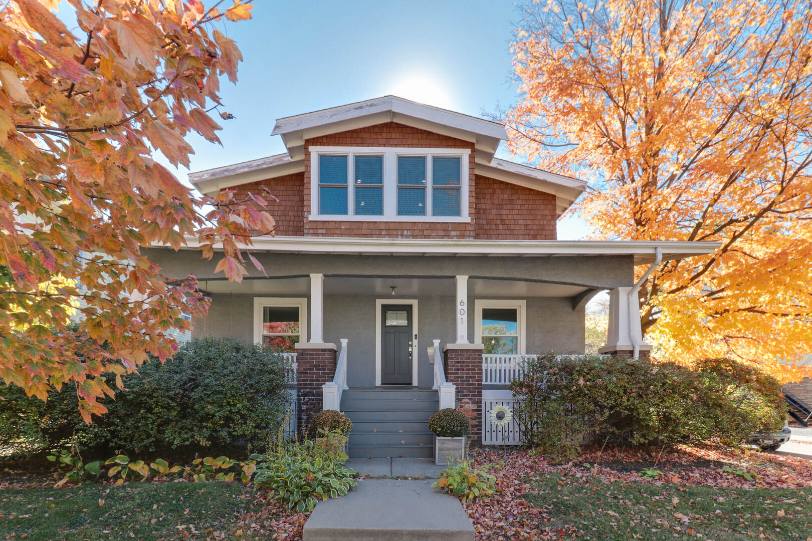 601 E Grove Street, Bloomington, IL 61701