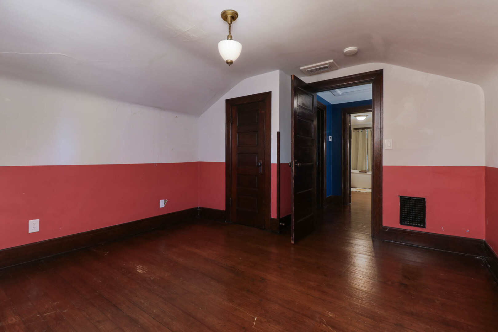 601 E Grove Street, Bloomington, IL 61701