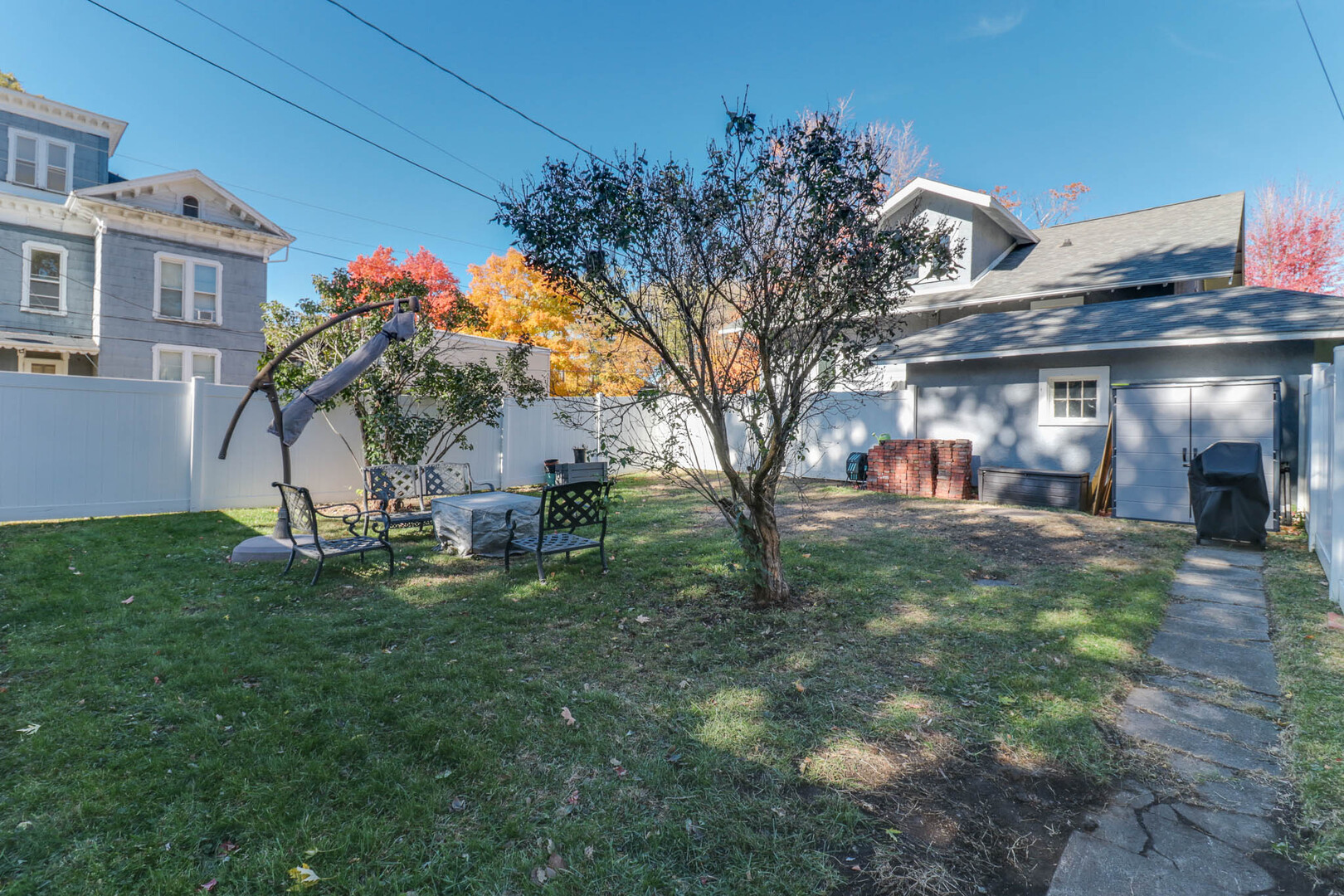 601 E Grove Street, Bloomington, IL 61701