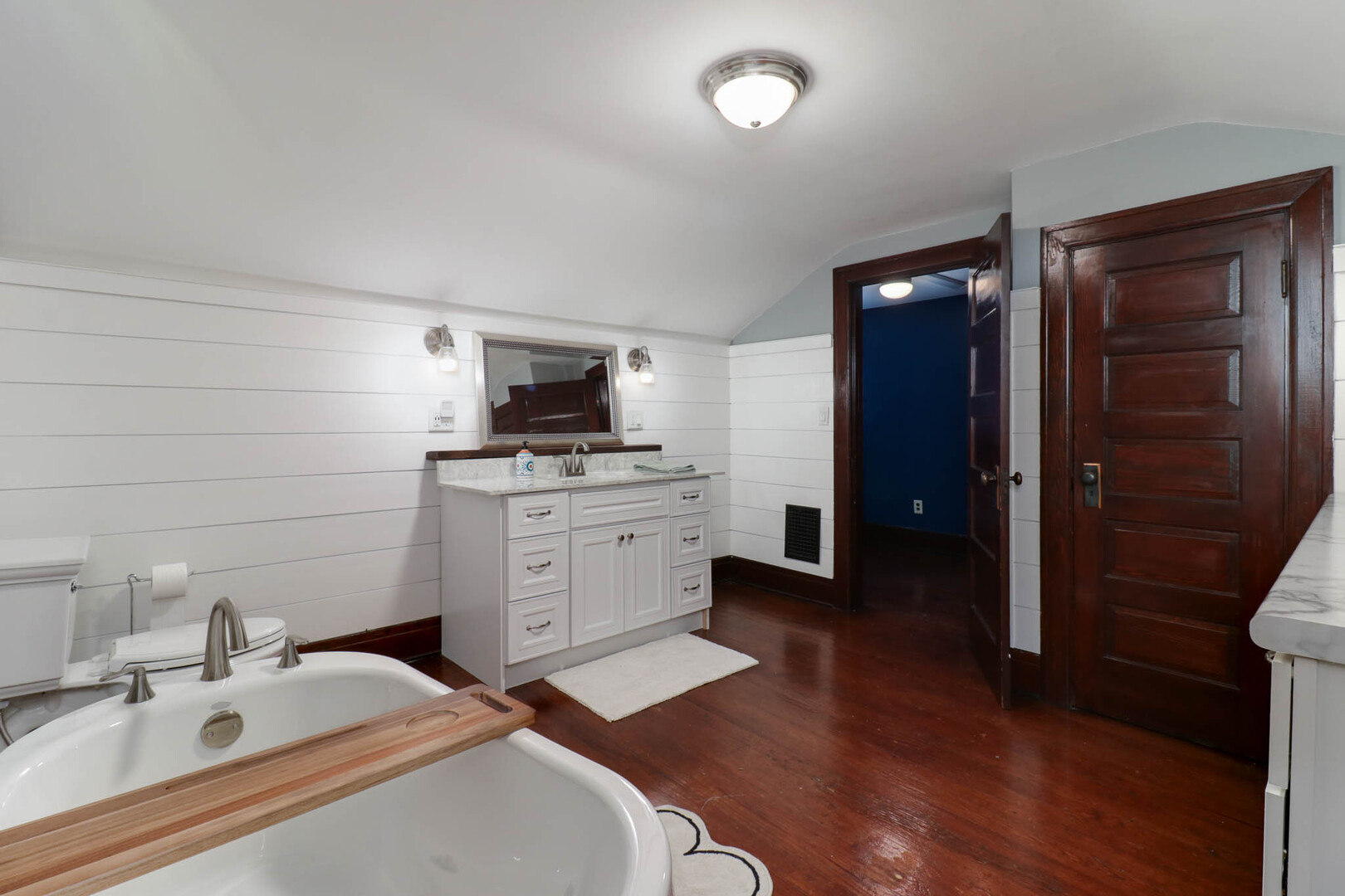 601 E Grove Street, Bloomington, IL 61701