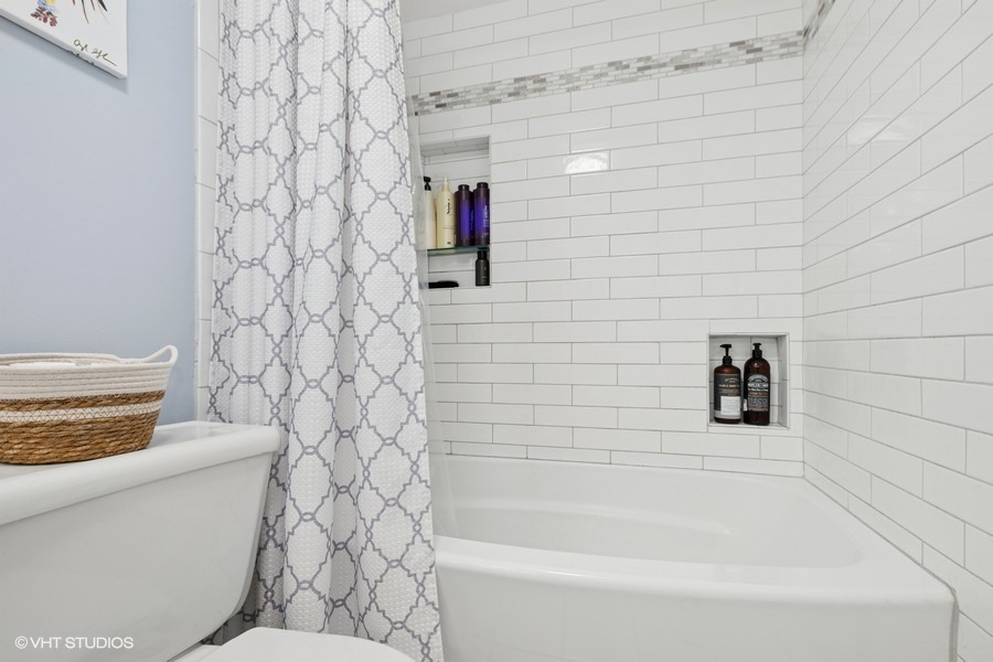 128 Carriage Way Drive #217B, Burr Ridge, IL 60527