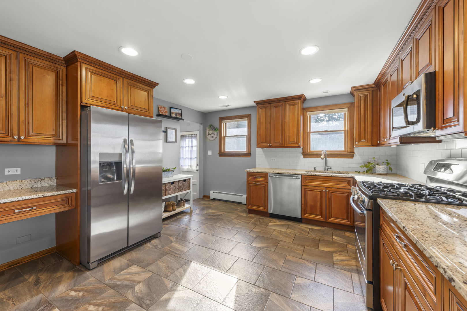 521 Lindley Avenue, Westmont, IL 60559