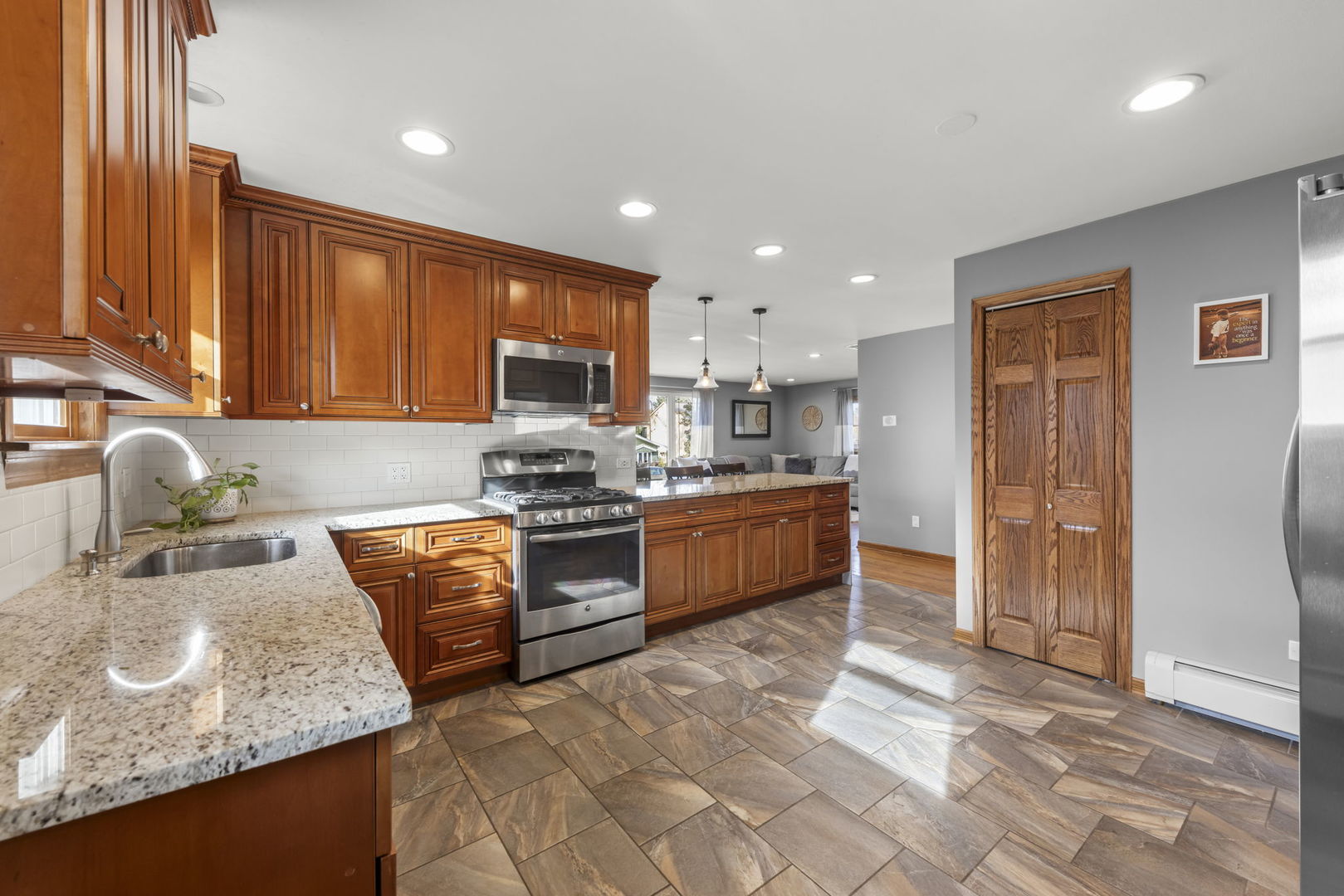 521 Lindley Avenue, Westmont, IL 60559