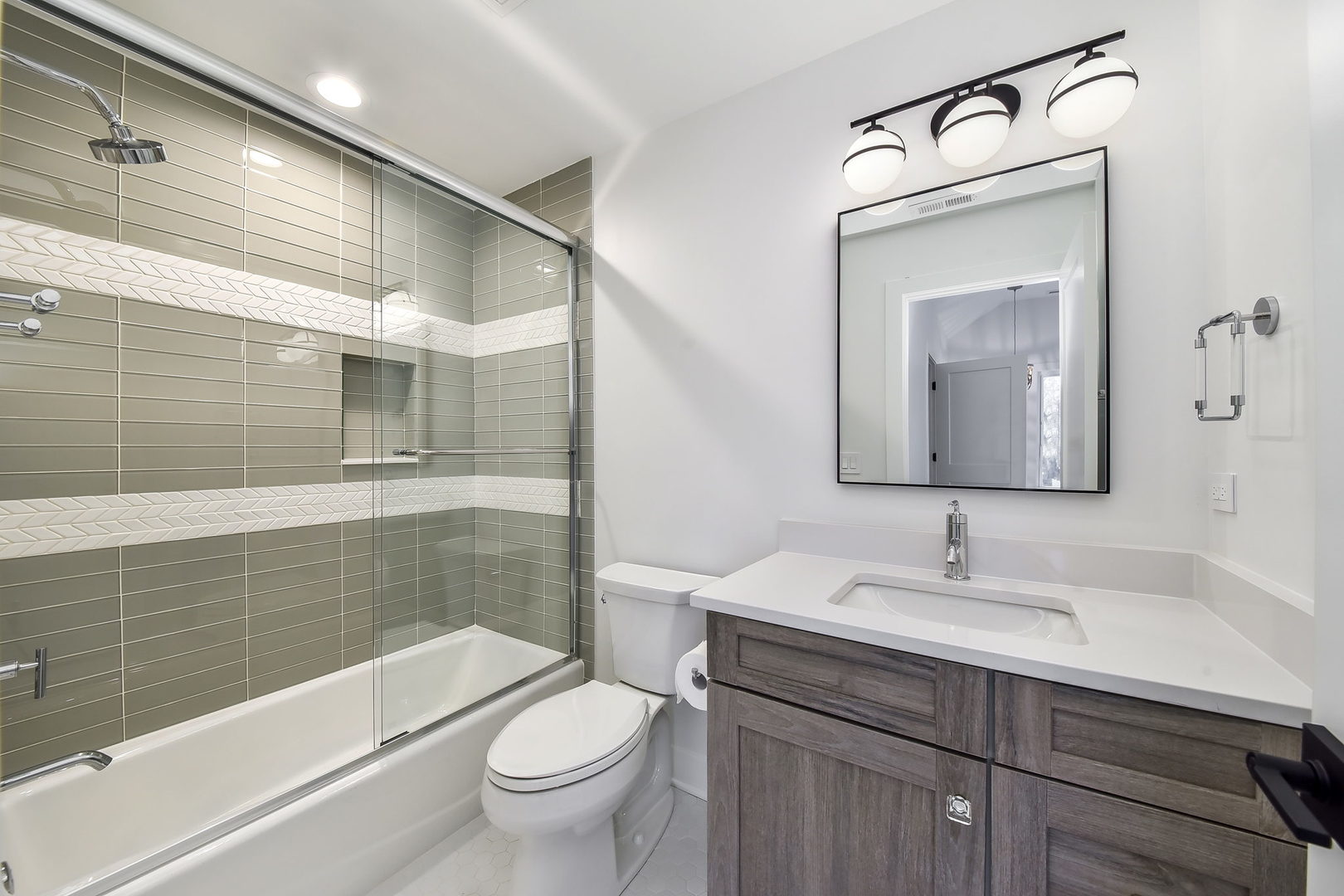 28W185 Geneva Road, West Chicago, IL 60185