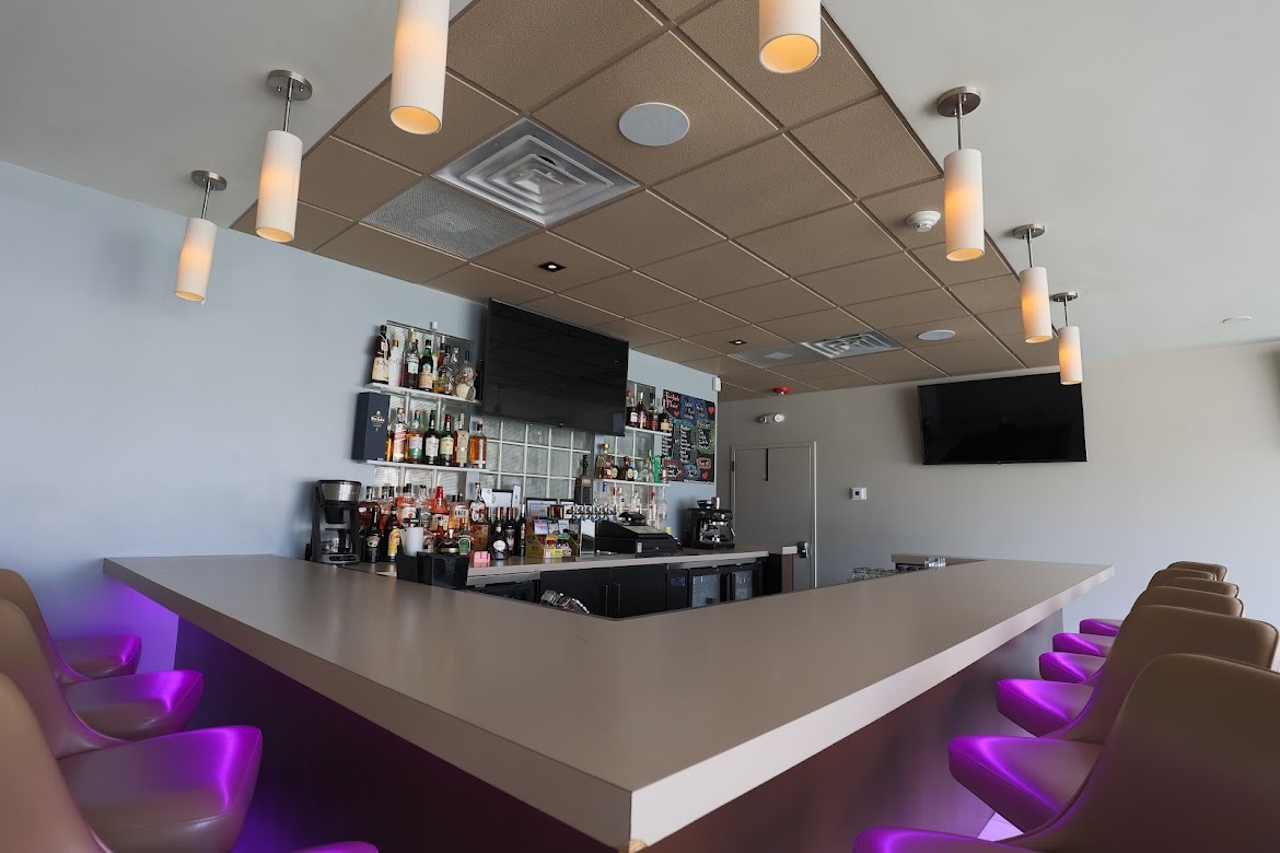 8905 W Cermak Road, North Riverside, IL 60546