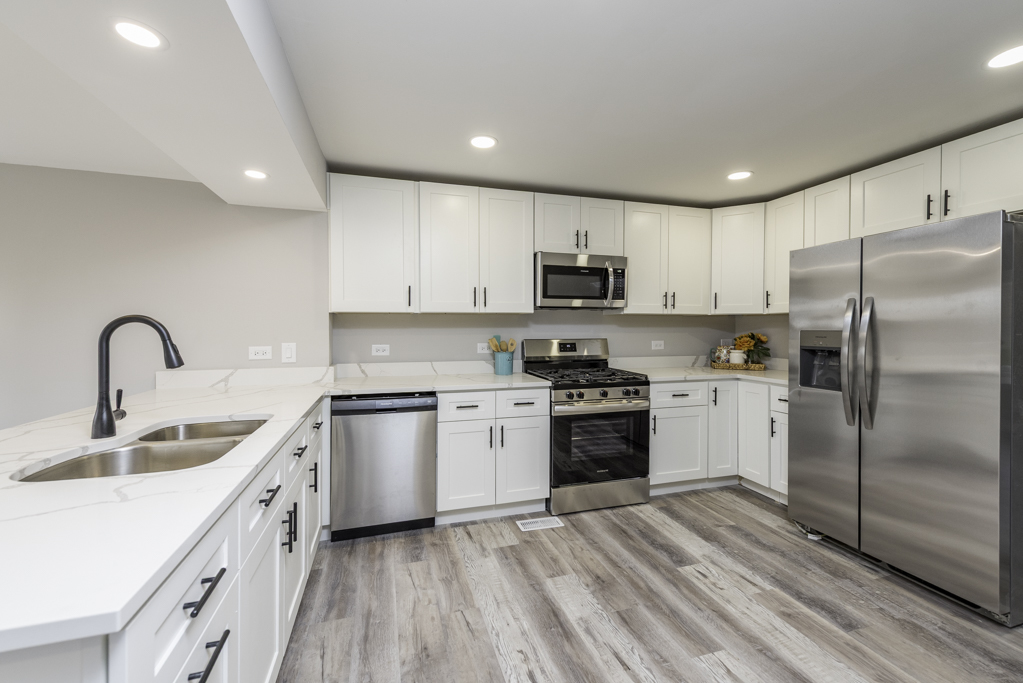 24199 W Beach Grove Road, Antioch, IL 60002