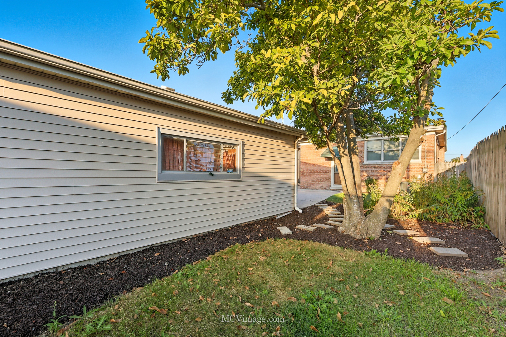 8618 S Kolmar Avenue, Chicago, IL 60652