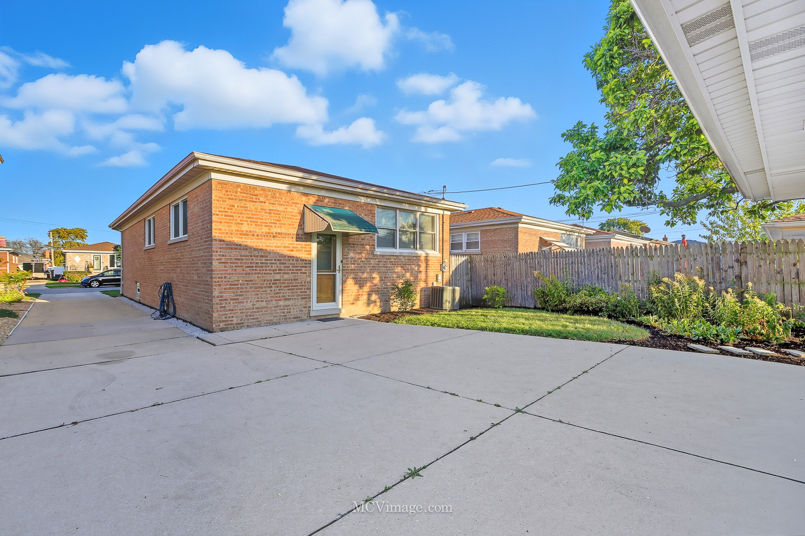 8618 S Kolmar Avenue, Chicago, IL 60652