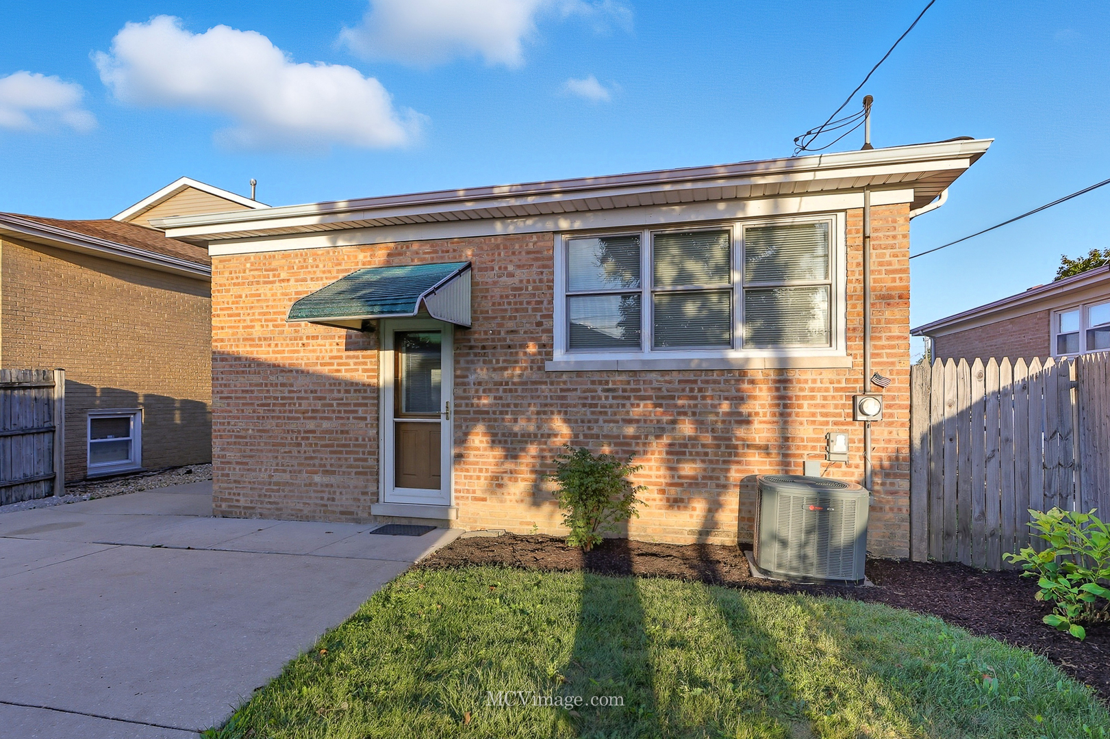 8618 S Kolmar Avenue, Chicago, IL 60652