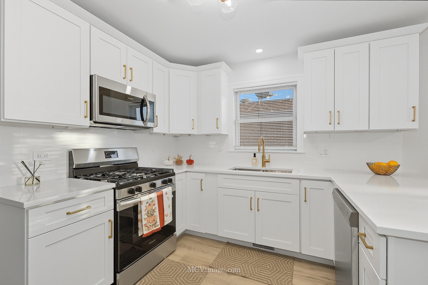 8618 S Kolmar Avenue, Chicago, IL 60652