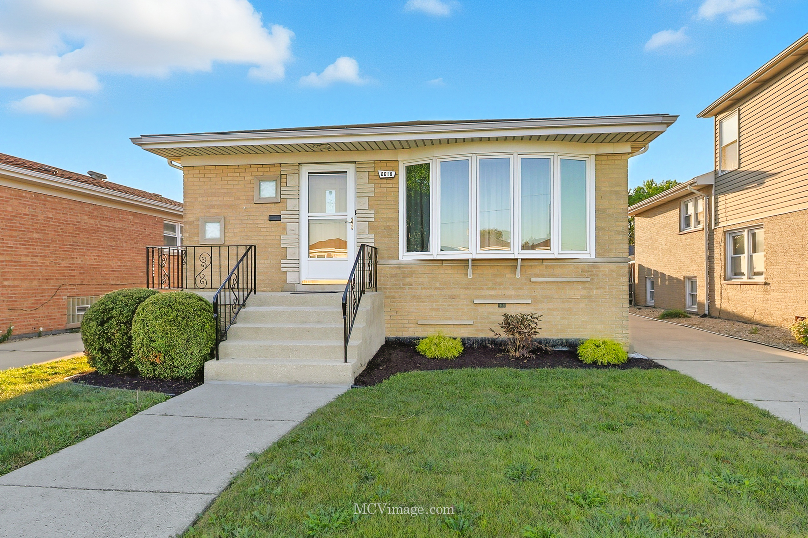 8618 S Kolmar Avenue, Chicago, IL 60652