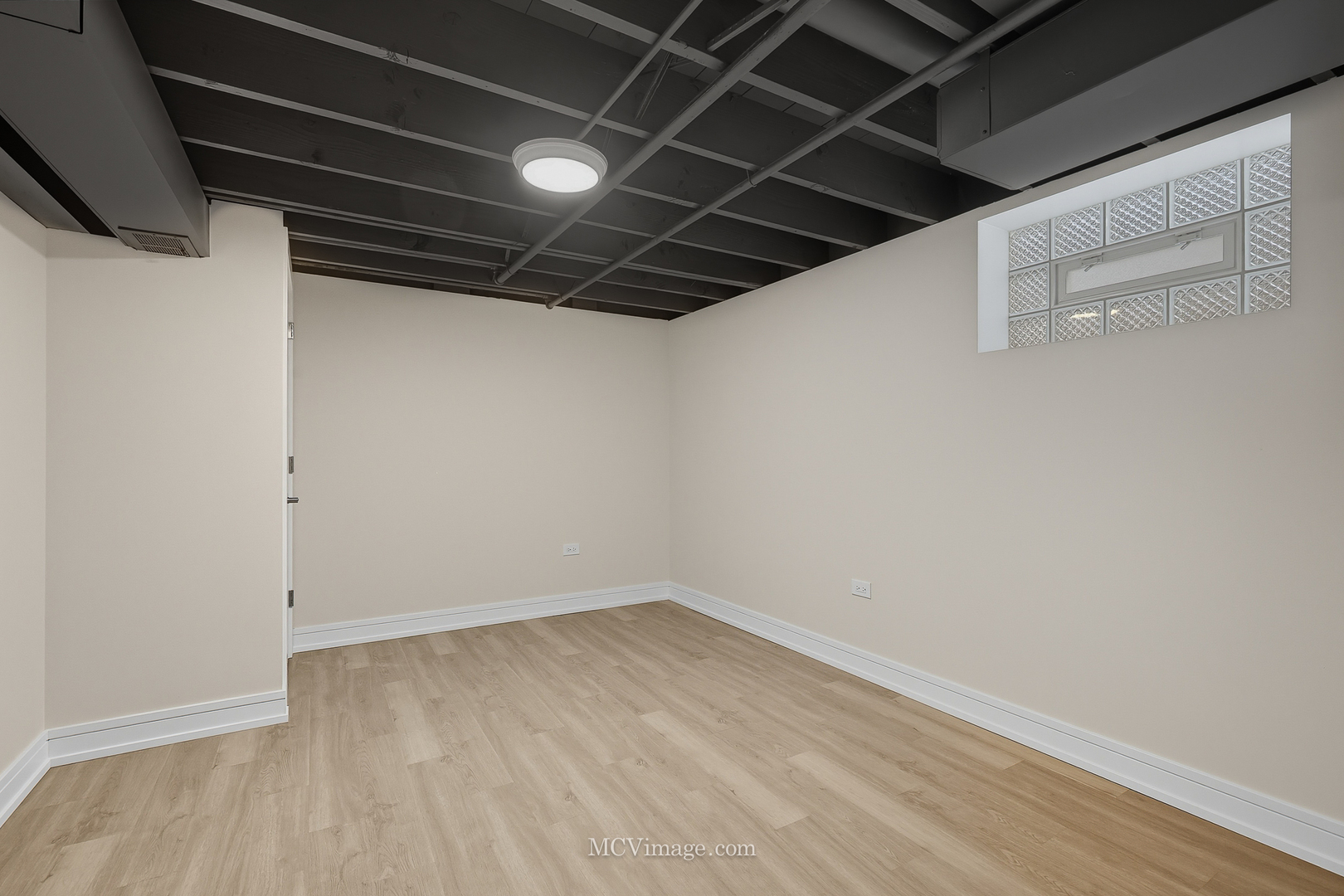 8618 S Kolmar Avenue, Chicago, IL 60652