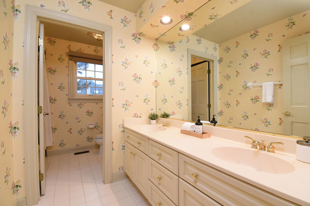 3 Bridle Court, Burr Ridge, IL 60527