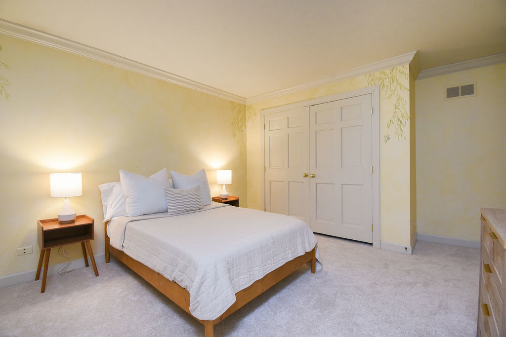 3 Bridle Court, Burr Ridge, IL 60527