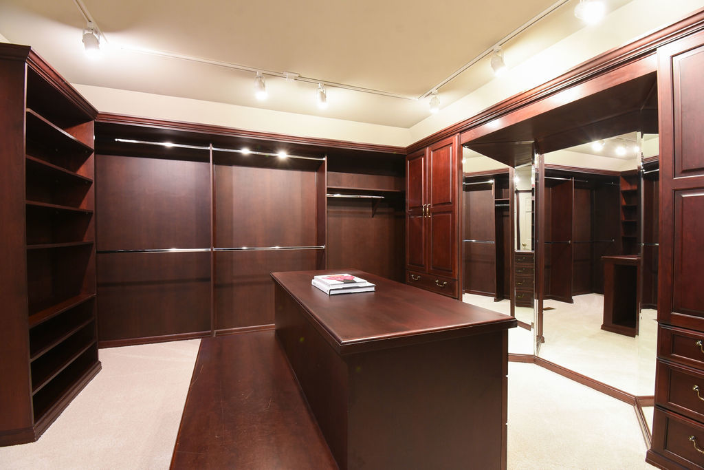 3 Bridle Court, Burr Ridge, IL 60527