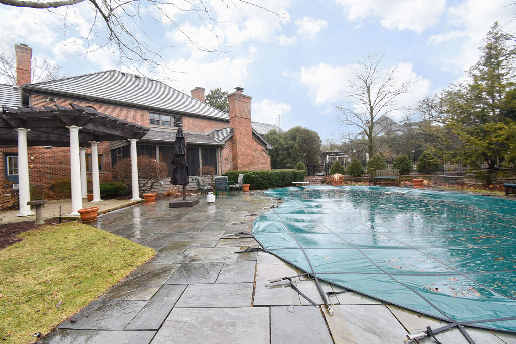 3 Bridle Court, Burr Ridge, IL 60527