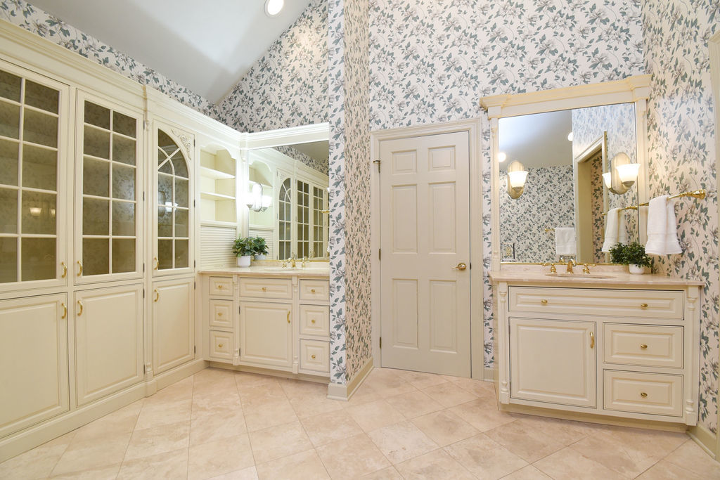 3 Bridle Court, Burr Ridge, IL 60527