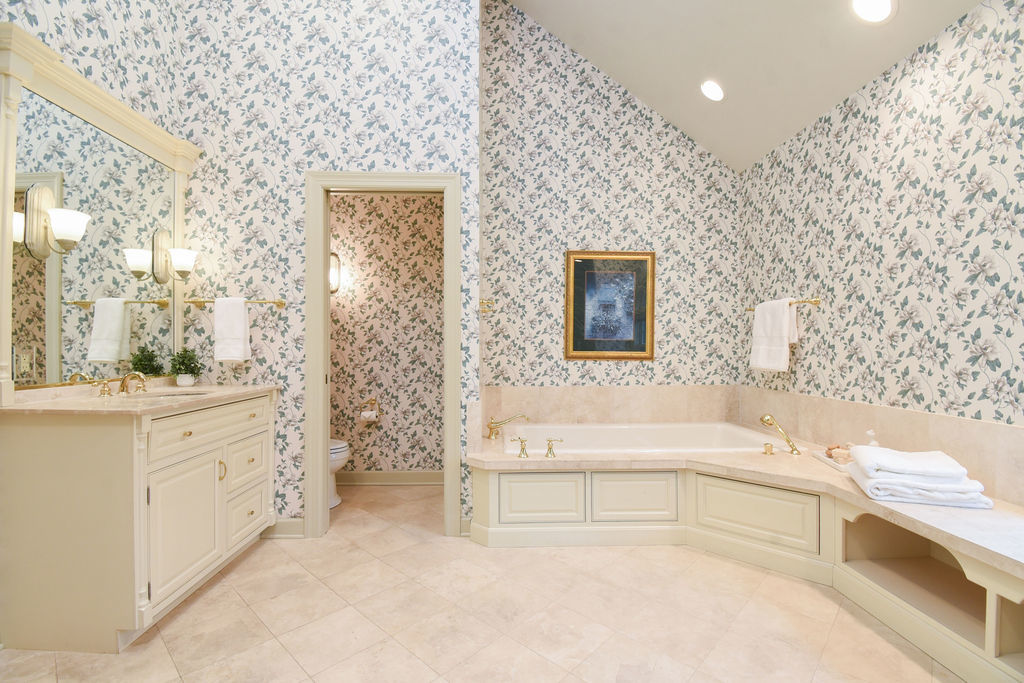 3 Bridle Court, Burr Ridge, IL 60527