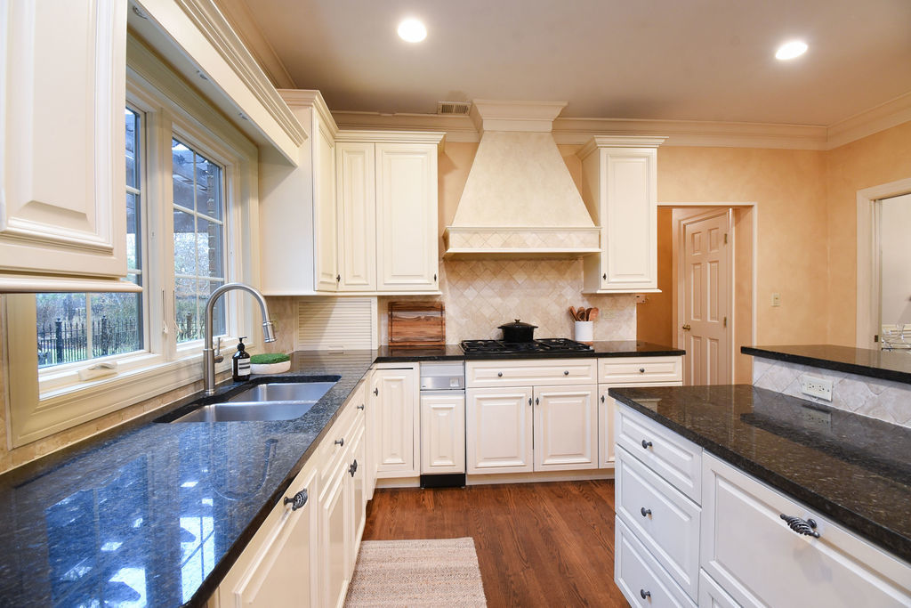 3 Bridle Court, Burr Ridge, IL 60527