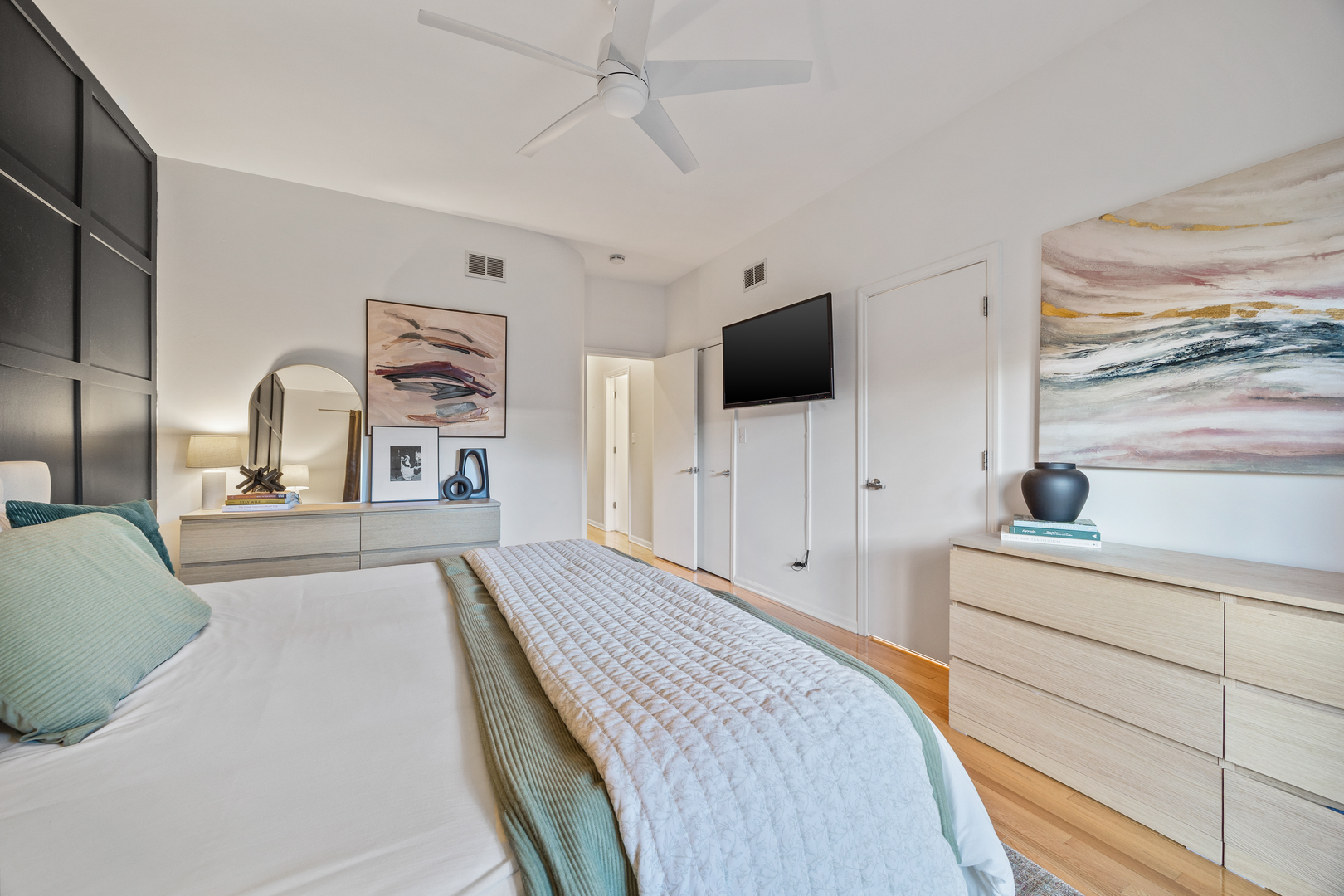 2106 W Erie Street #1E, Chicago, IL 60612