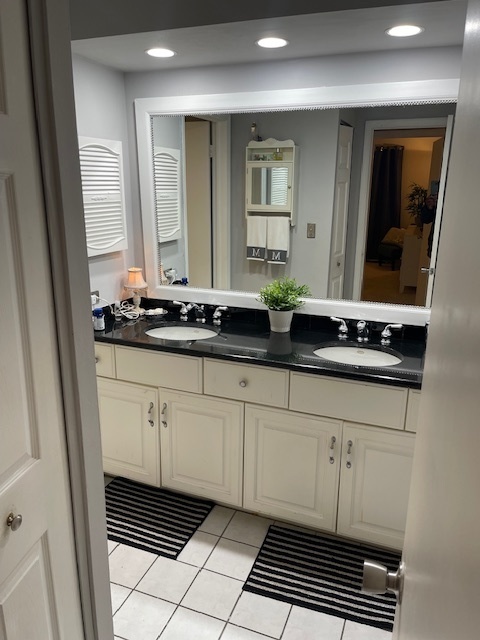 158 E Bailey Road #F, Naperville, IL 60565