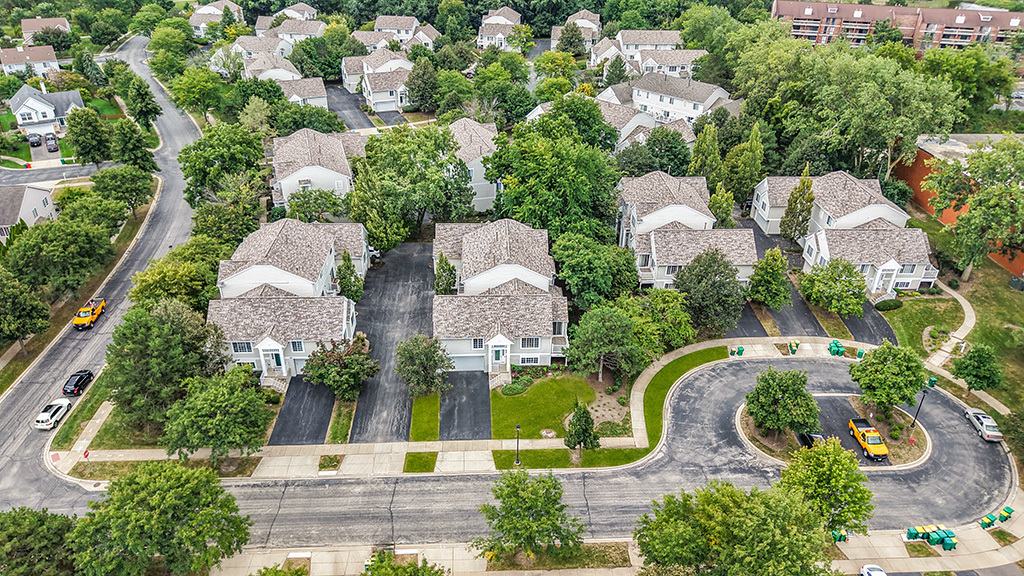 161 Lucerne Court, Wheeling, IL 60090