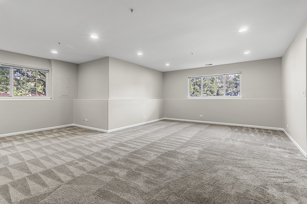 161 Lucerne Court, Wheeling, IL 60090