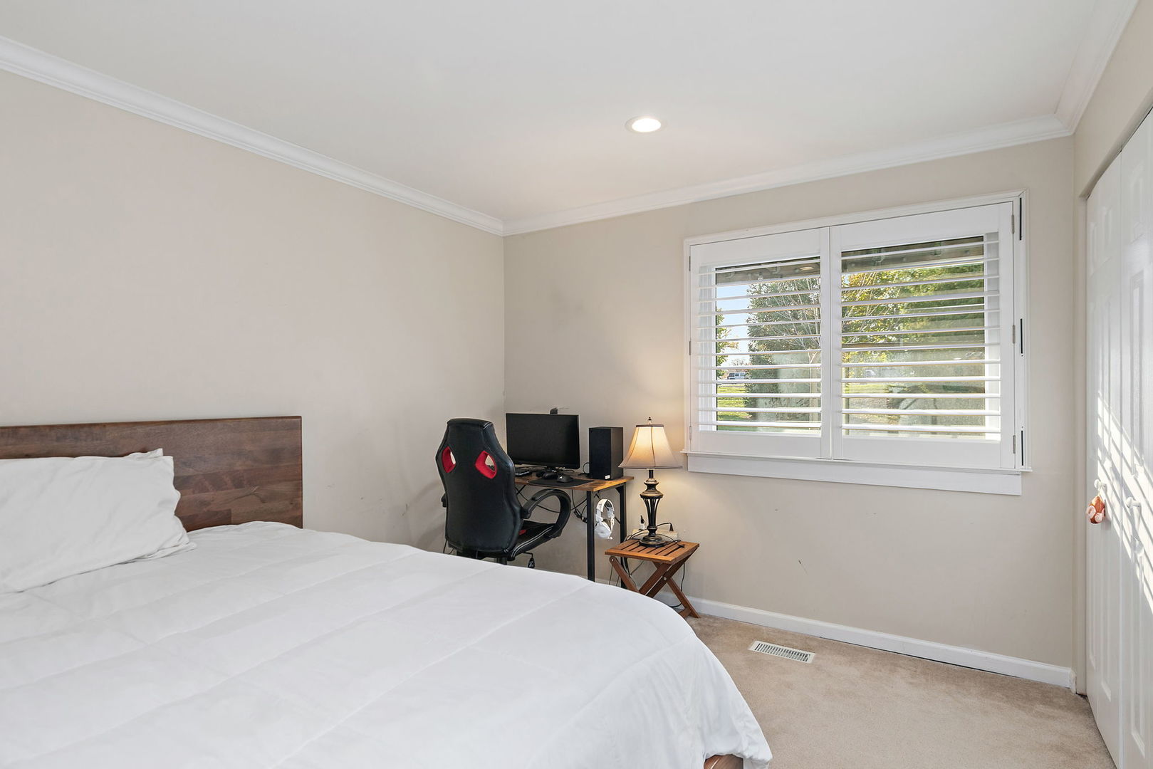 601 Eastview Court #Z1, Schaumburg, IL 60194