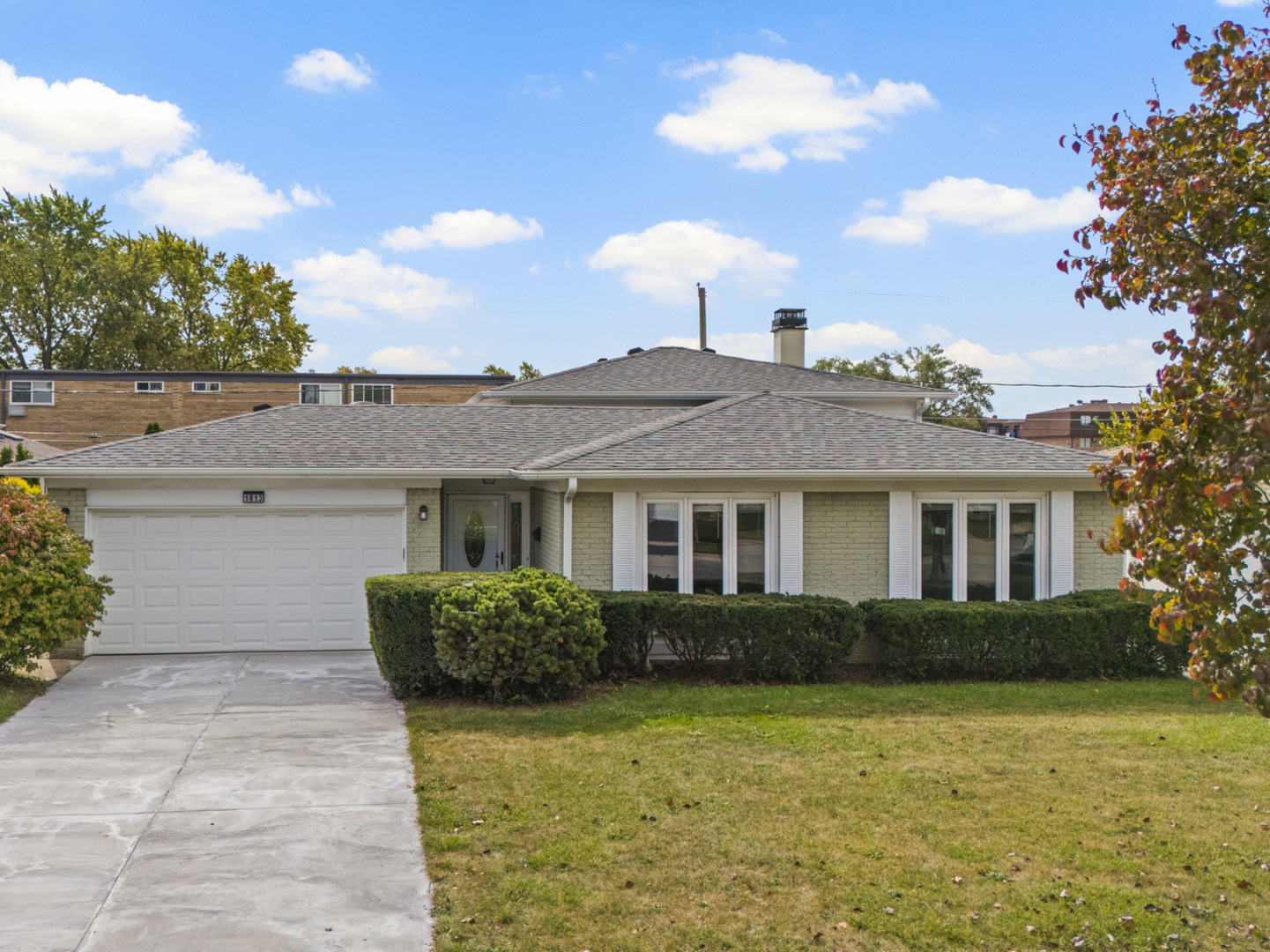 1813 W Pheasant Trail, Mount Prospect, IL 60056