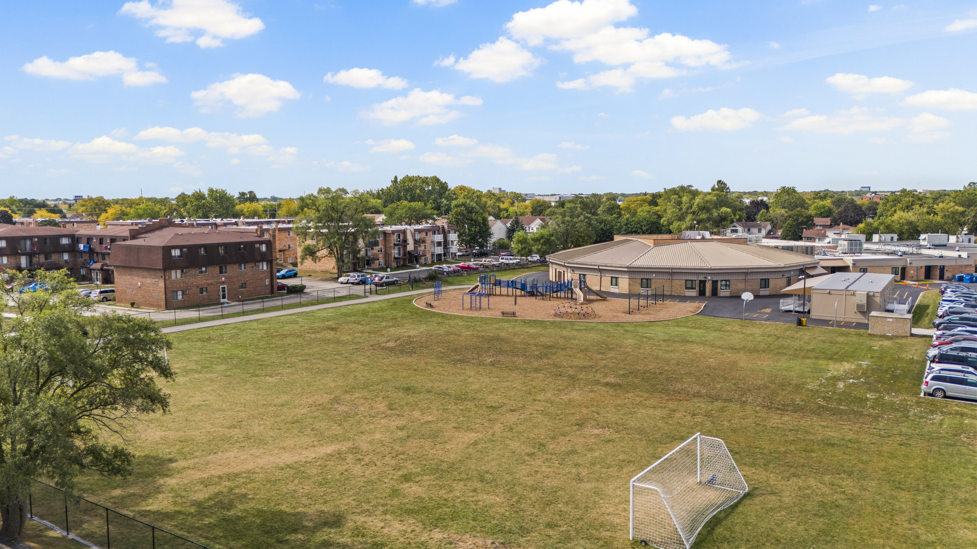 1813 W Pheasant Trail, Mount Prospect, IL 60056