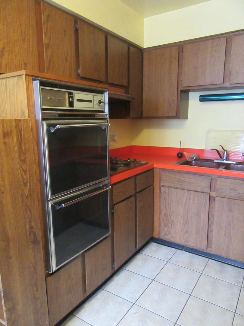 740 N Junior Terrace, Elmhurst, IL 60126