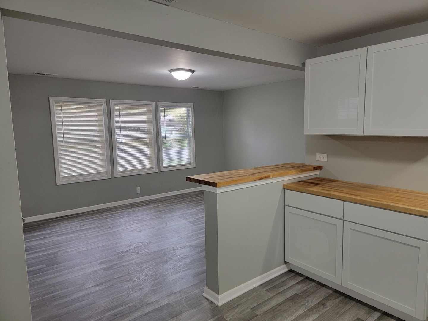 1718 Knoll Avenue, McHenry, IL 60050