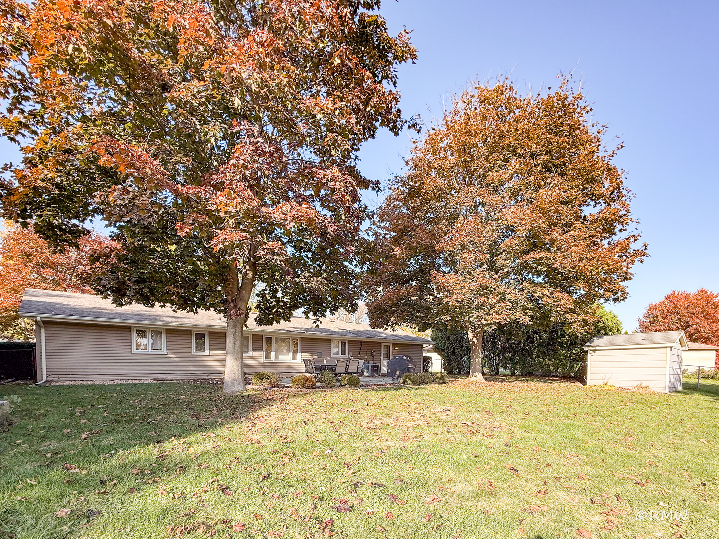 1904 Winston Lane, Schaumburg, IL 60193