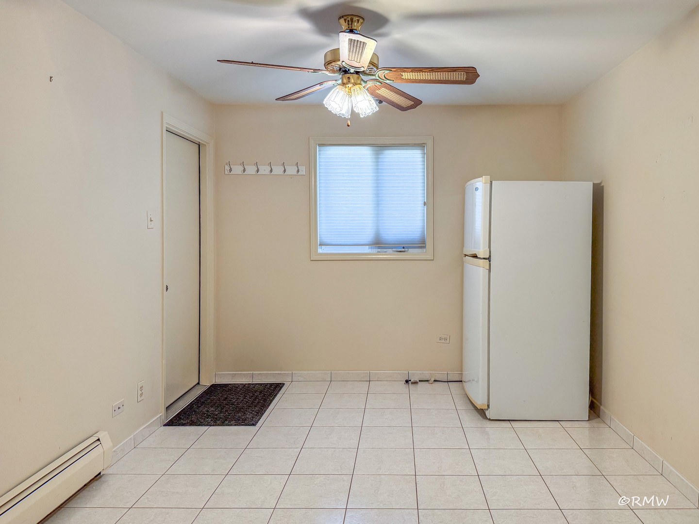 1904 Winston Lane, Schaumburg, IL 60193