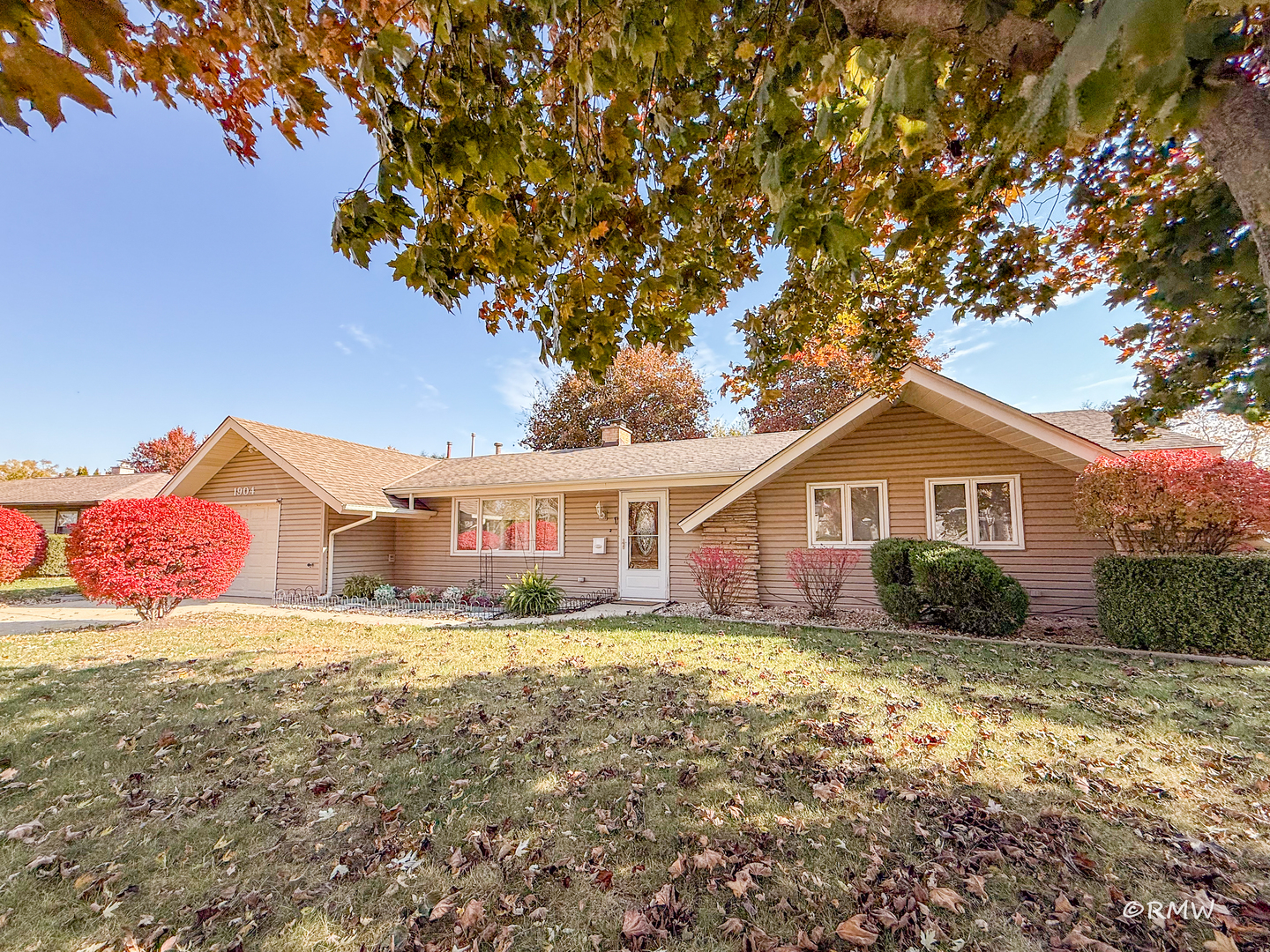 1904 Winston Lane, Schaumburg, IL 60193