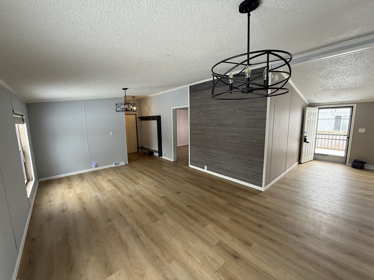 409 E Wood Lane, Belvidere, IL 61008