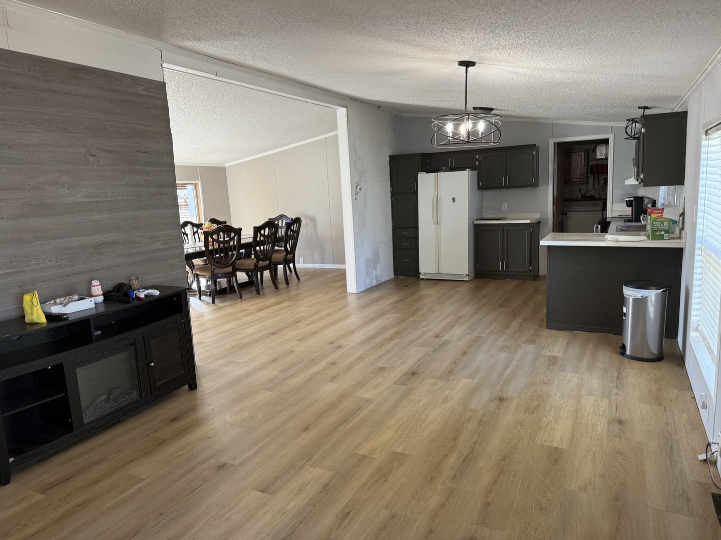 409 E Wood Lane, Belvidere, IL 61008