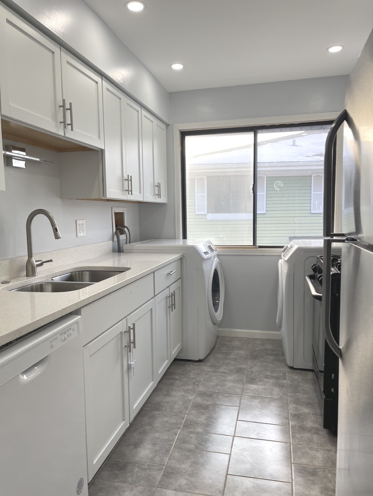 1475 Sacramento Drive, Hanover Park, IL 60133