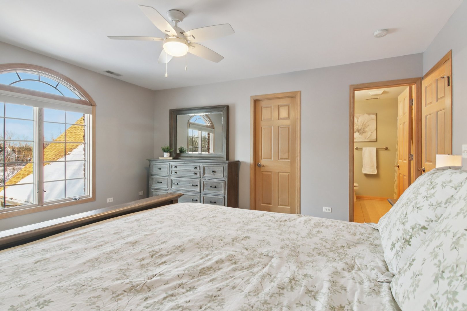 39716 Orchard Bluff Lane, Wadsworth, IL 60083