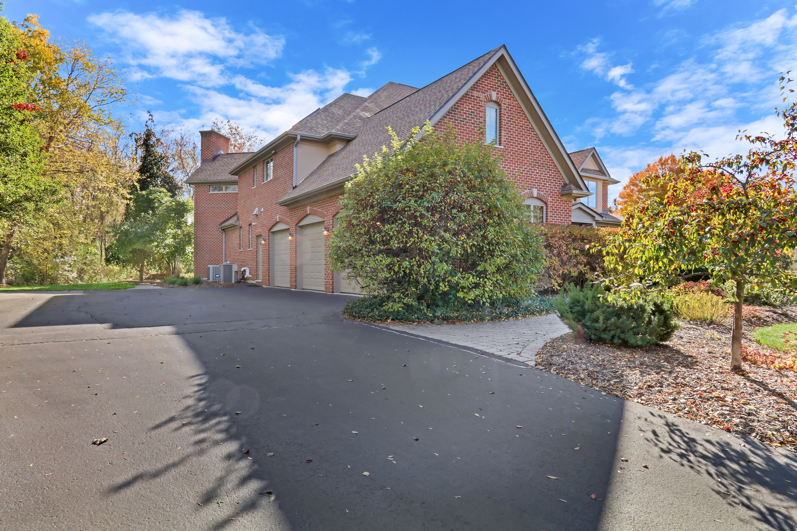 39716 Orchard Bluff Lane, Wadsworth, IL 60083