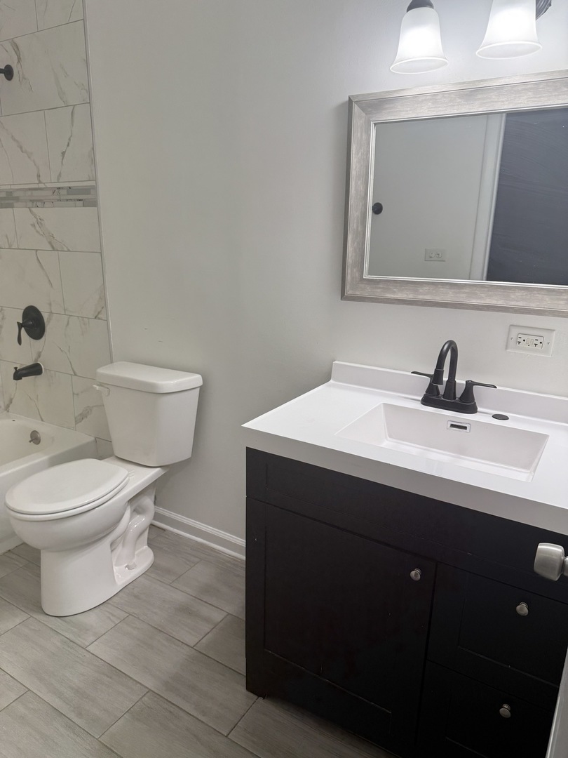 1319 Kingsbury Drive #2, Hanover Park, IL 60133